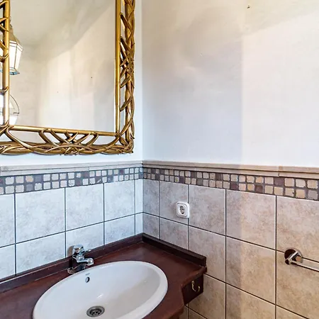 Pg9 - Andalucian 3-story Townhouse Near Holiday home *